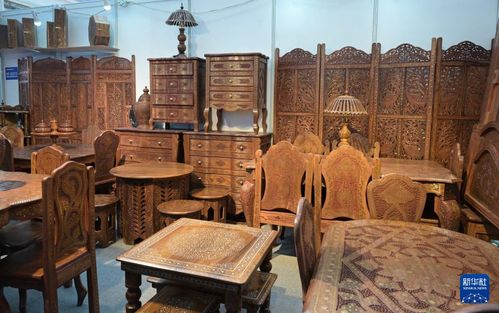 多國(guó)工藝品爭(zhēng)奇斗艷，扮靚中俄博覽會(huì)工藝美術(shù)品展區(qū)